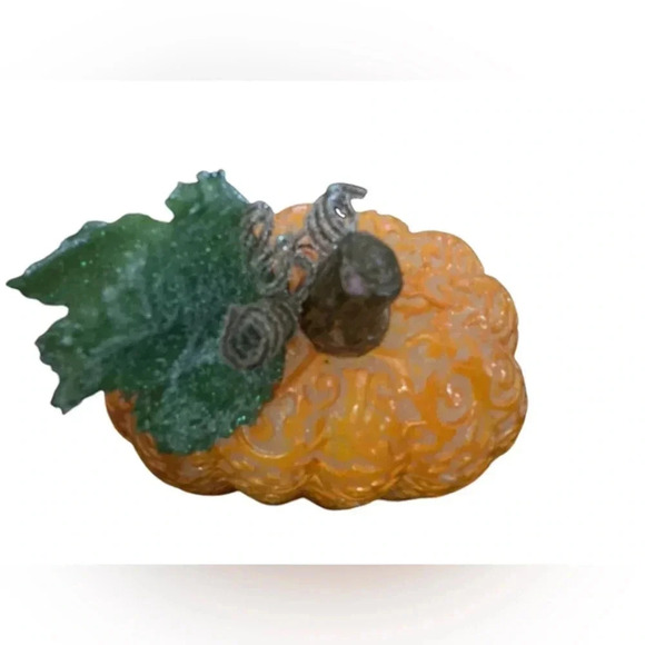 Two light up pumpkins in different sizes - Picture 4 of 9